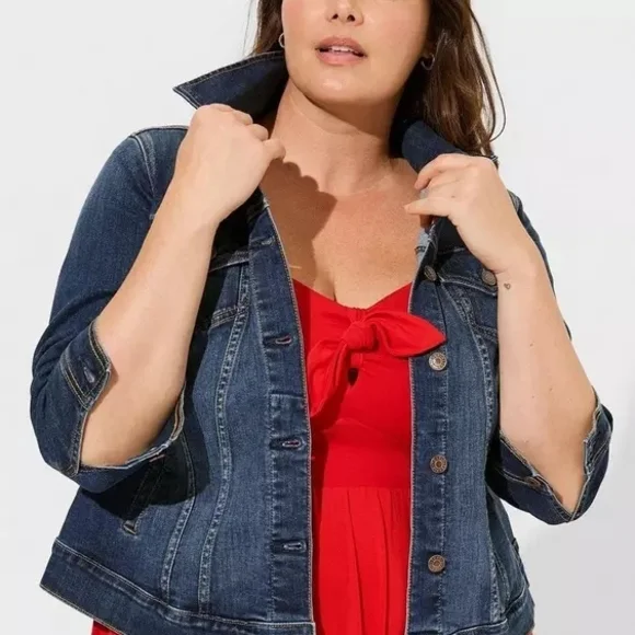 Torrid Denim Fitted Trucker Jacket- NWOT- Size 4x - Picture 4 of 7